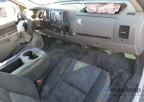 2010 Chevrolet Silverado C1500 z USA, uszkodzony, nr VIN 1GCSCPEA1AZ102995